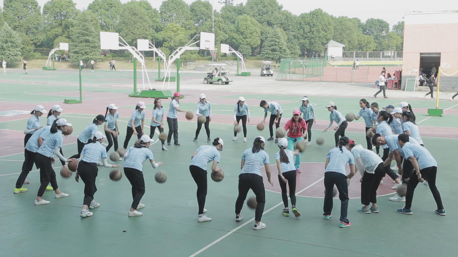 湖南高尔夫旅游职业学院的运动训练（篮足排方向）